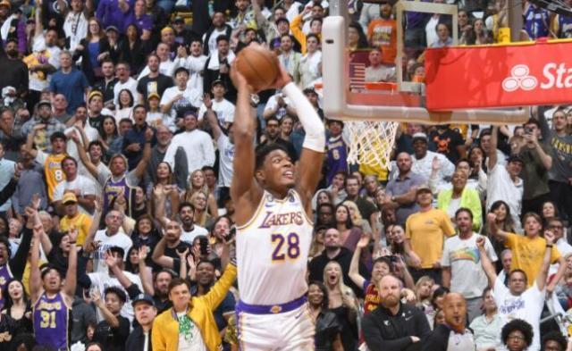 乐鱼体育娱乐-3战轰65分！八村垒变湖人最稳替补 佩总妙手纠错