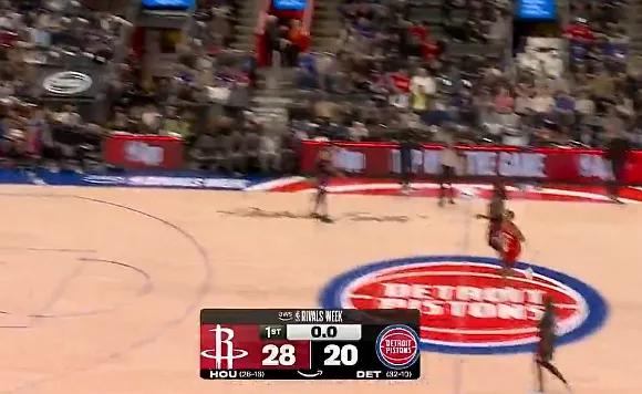 乐鱼APP下载-史密斯中圈超远三分不中，火箭首节28-20领先活塞